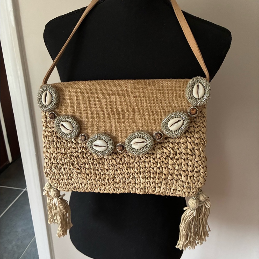 Tommy Bahama woven hand bag